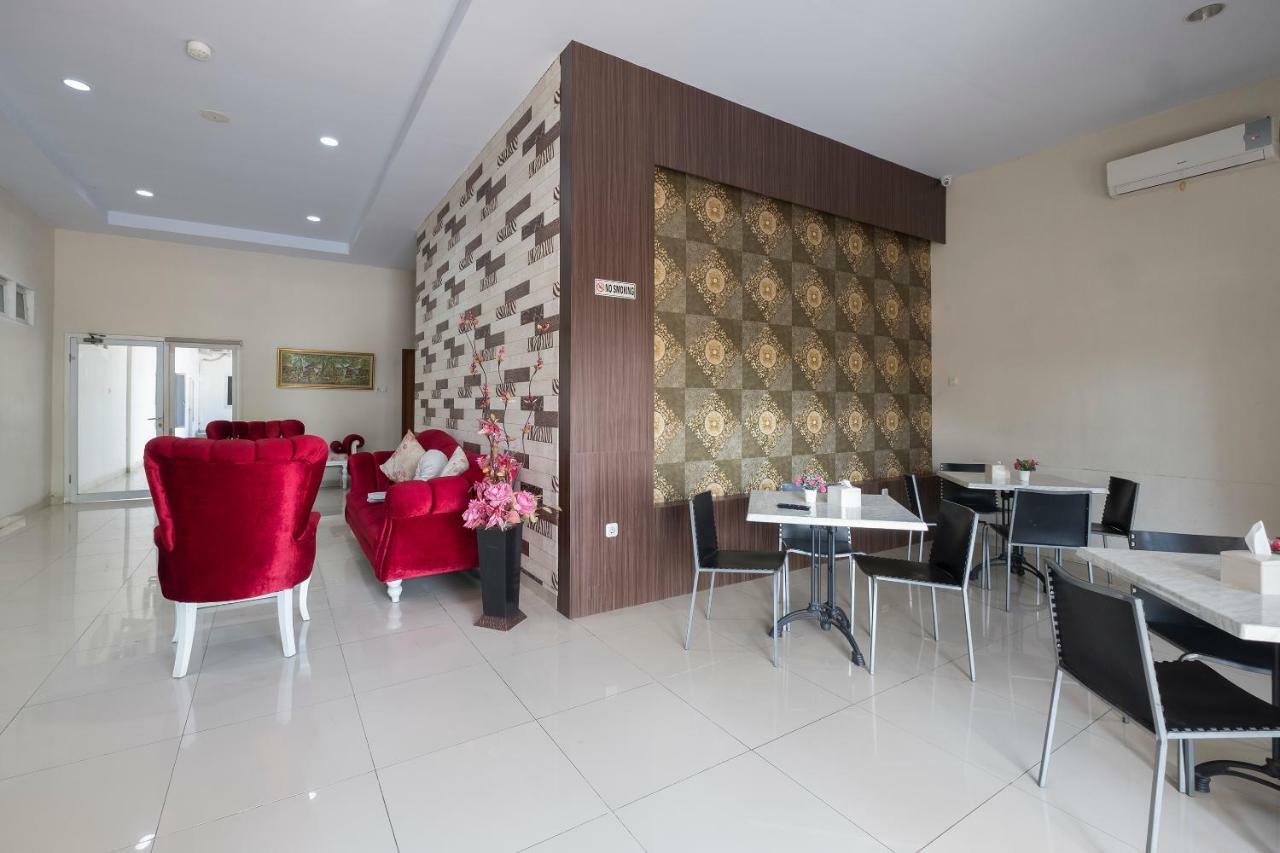 Hotel Astra Novilia ماكاسار المظهر الخارجي الصورة