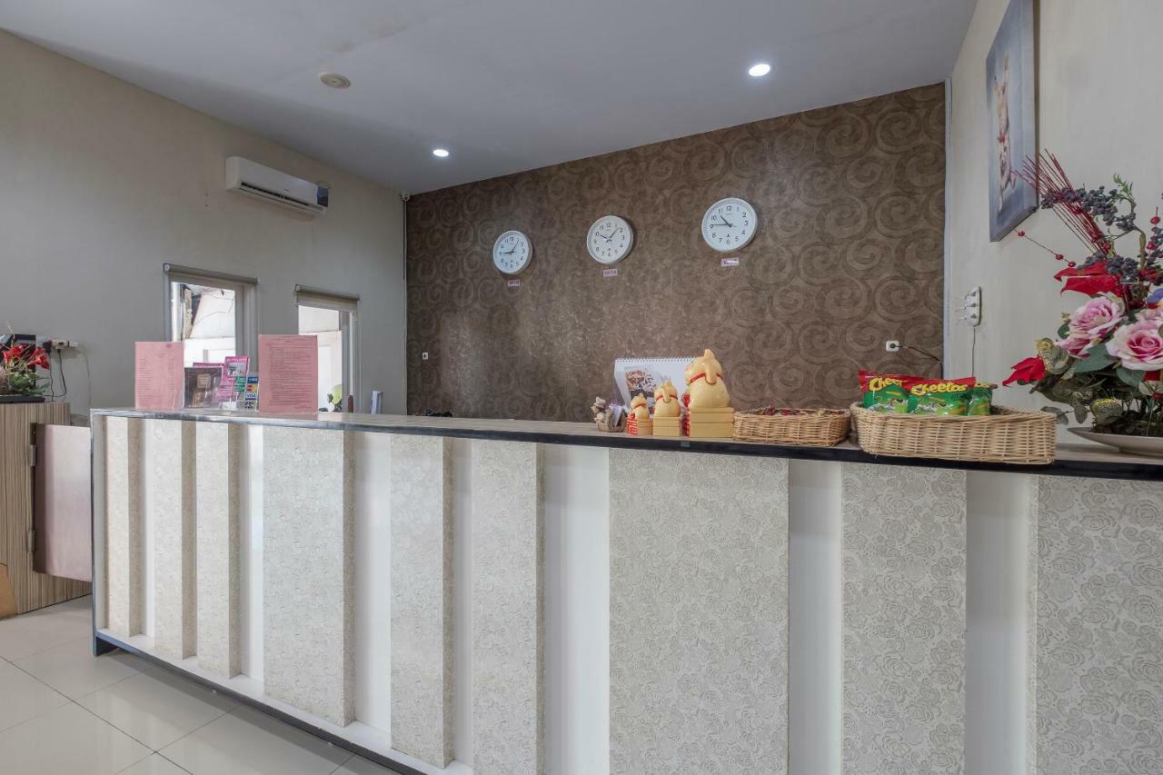 Hotel Astra Novilia ماكاسار المظهر الخارجي الصورة