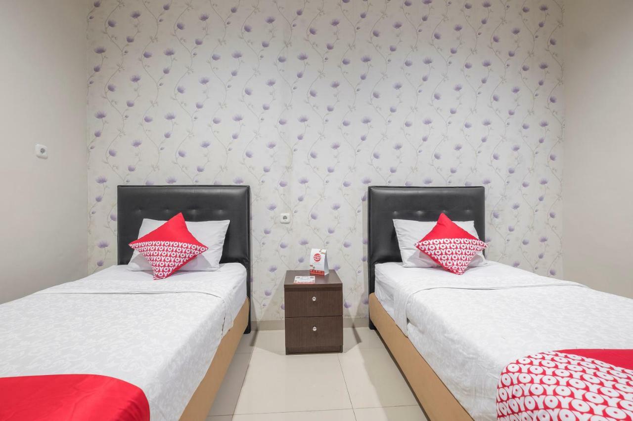 Hotel Astra Novilia ماكاسار المظهر الخارجي الصورة
