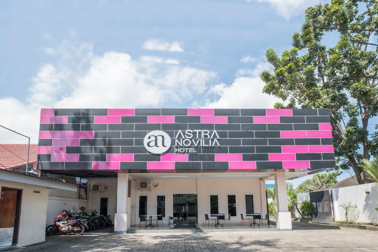Hotel Astra Novilia ماكاسار المظهر الخارجي الصورة