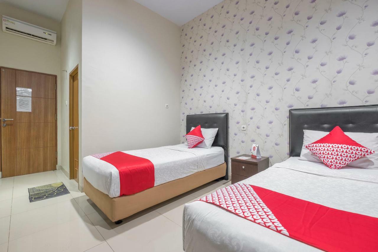 Hotel Astra Novilia ماكاسار المظهر الخارجي الصورة