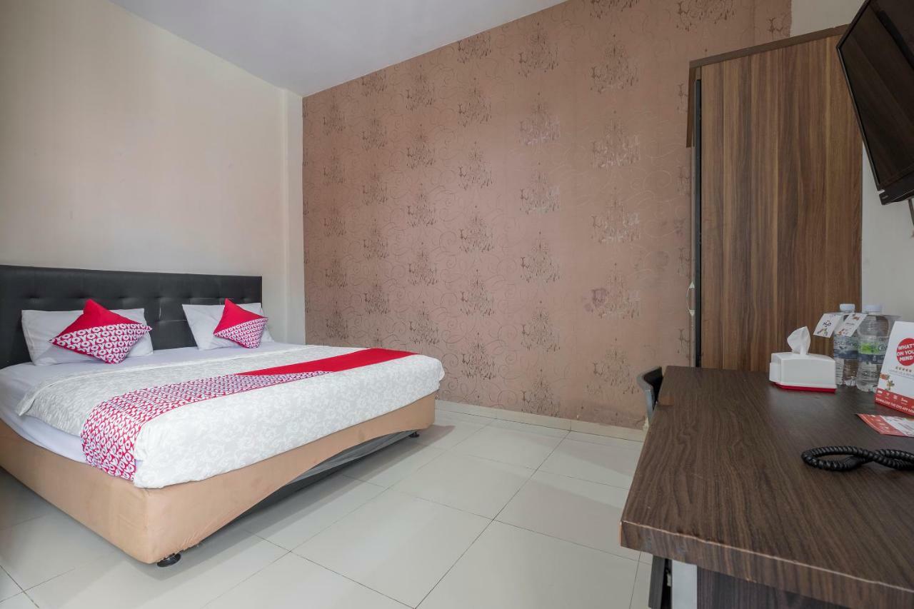 Hotel Astra Novilia ماكاسار المظهر الخارجي الصورة